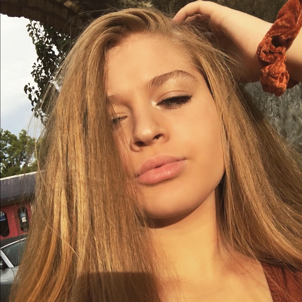 Meet your Posher, Madi